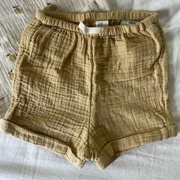 NWT H&M Apple Shirt & Shorts set - Picture 3 of 5